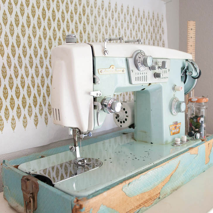 cosyproject_vintage_sewing_machiine sewing space