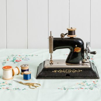 sewing-machine-pic